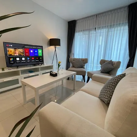 Luxe Suasana With Hot Tub By Yohome Homestay Johor Bahru Exterior photo