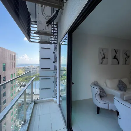 Luxe Suasana With Hot Tub By Yohome Homestay Johor Bahru Exterior photo