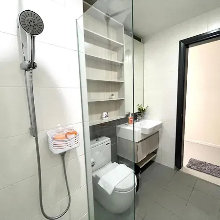 Luxe Suasana With Hot Tub By Yohome Homestay Johor Bahru Exterior photo