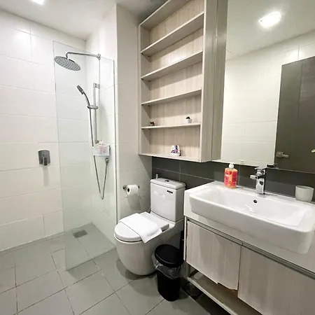 Luxe Suasana With Hot Tub By Yohome Homestay Johor Bahru Exterior photo