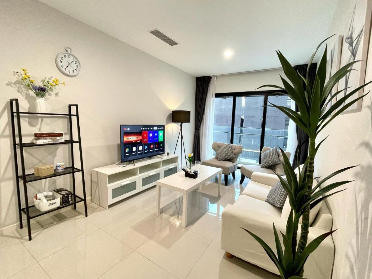 Apartment Luxe Suasana With Hot Tub By Yohome Johor Bahru