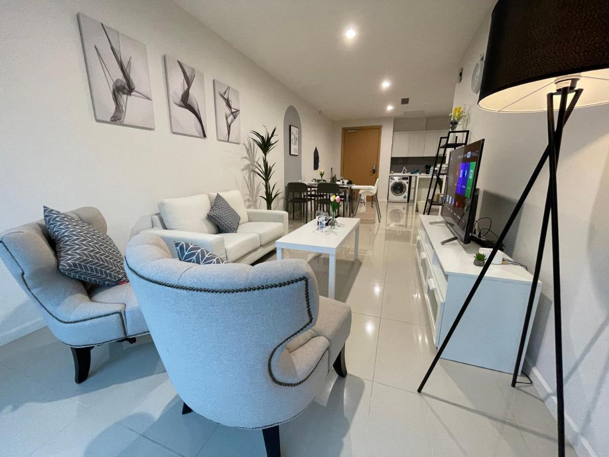 Luxe Suasana With Hot Tub By Yohome