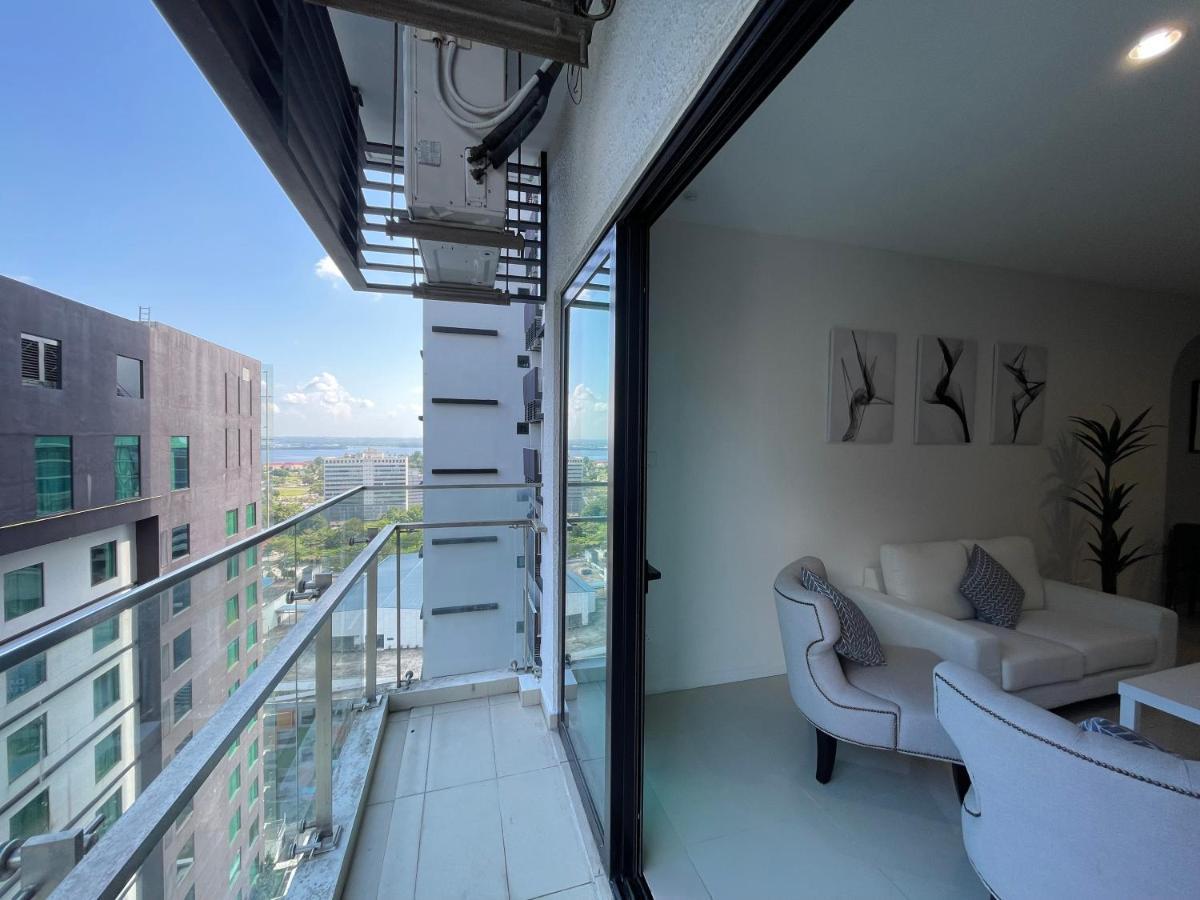 Apartment Luxe Suasana With Hot Tub By Yohome Johor Bahru