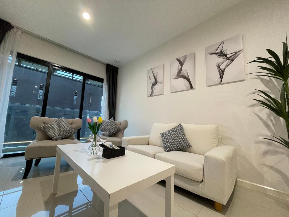 Luxe Suasana With Hot Tub By Yohome Apartment Johor Bahru
