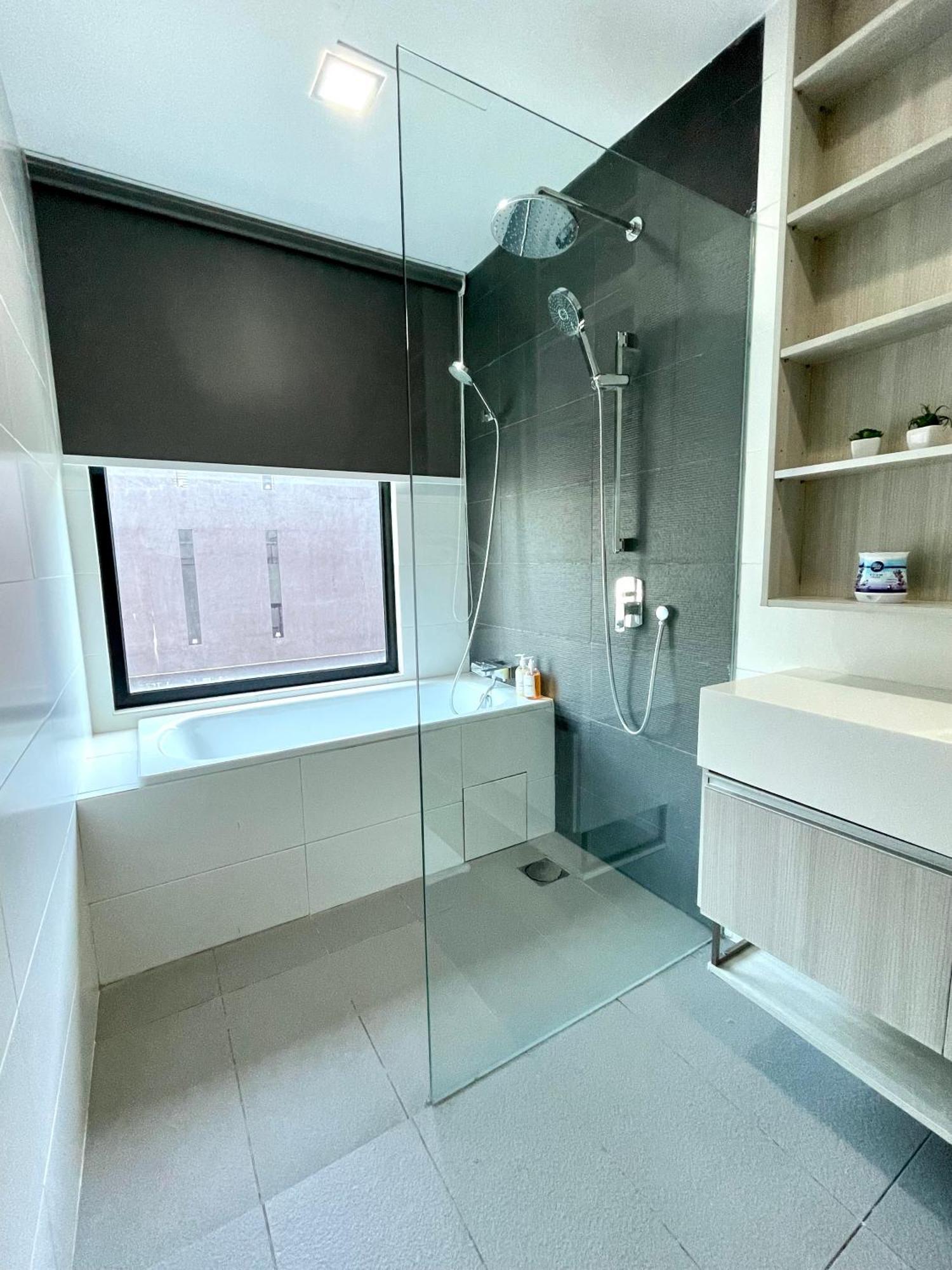 Apartment Luxe Suasana With Hot Tub By Yohome Johor Bahru